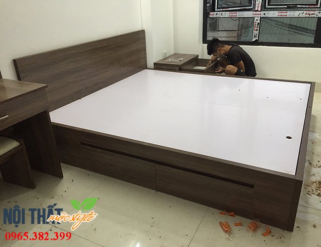 Giường ngủ 122 vân gỗ trầm ấm